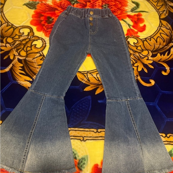 Girls bell bottom jeans - Picture 5 of 6